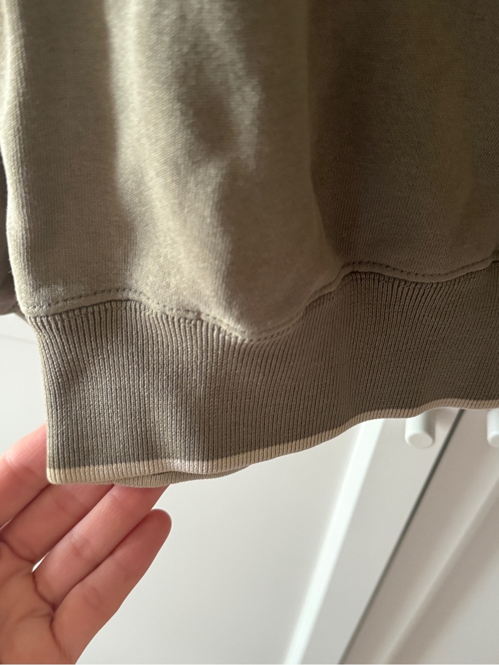 Vintage Embroidered Crew Neck Sweatshirt. Size M. - Picture 4 of 5